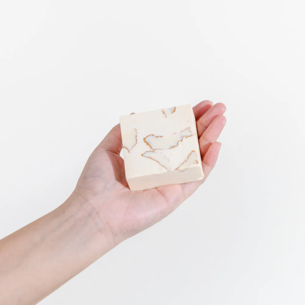 Luxe Skin 24k Brightening Gold Soap - 135g - Image 10
